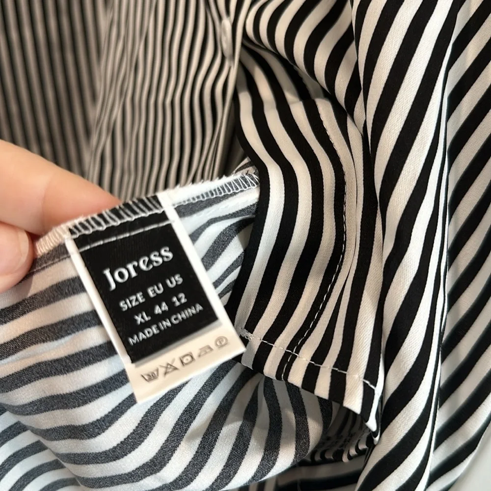 Oversized striped black and white button down shirt. Size xl shirt sleeve shirt - Picture 4 of 6